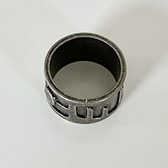Stylish Gray Metal Ring with Accents 2.5” Circumference - Picture 13 of 14